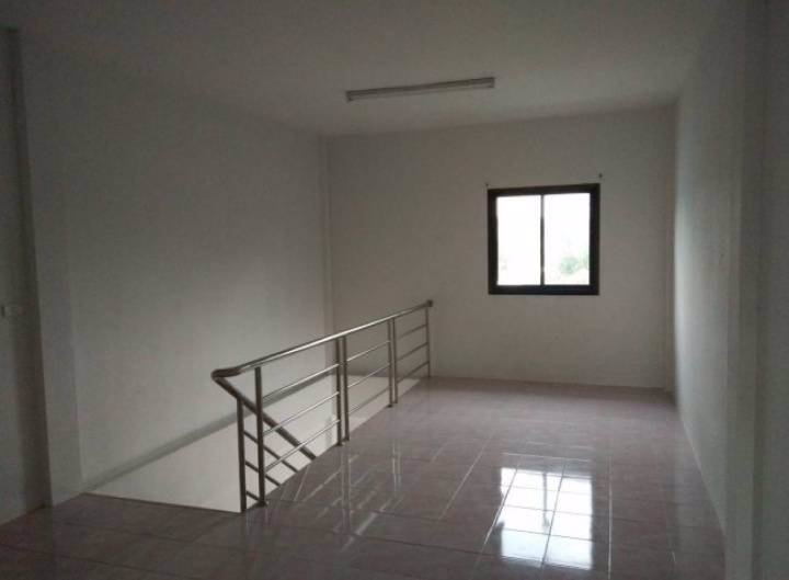 ให้เช่าหรือขายอาคารพาณิชย์-ทำเลดีติดค่ายทหาร-ติดถนนใหญ่-ค้าขายได้-อเมือง-จบุรีรัมย์