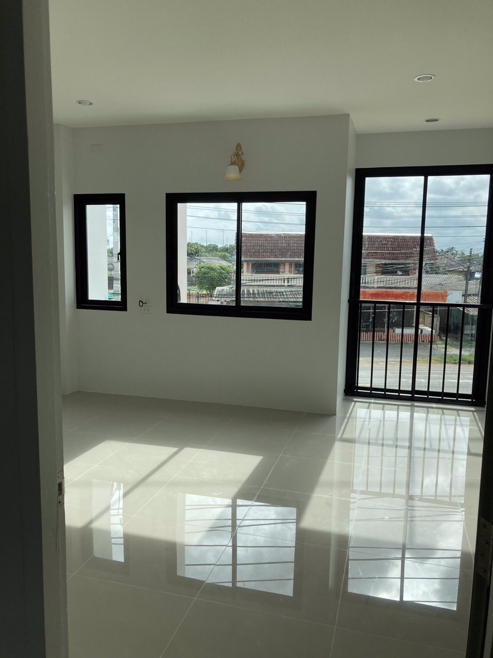 อาคารพาณิชย์-3-ชั้น-สร้างใหม่ให้เช่า