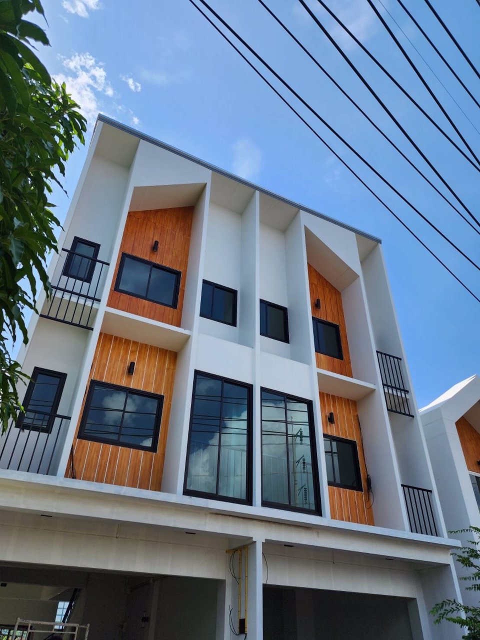 อาคารพาณิชย์-3-ชั้น-สร้างใหม่ให้เช่า