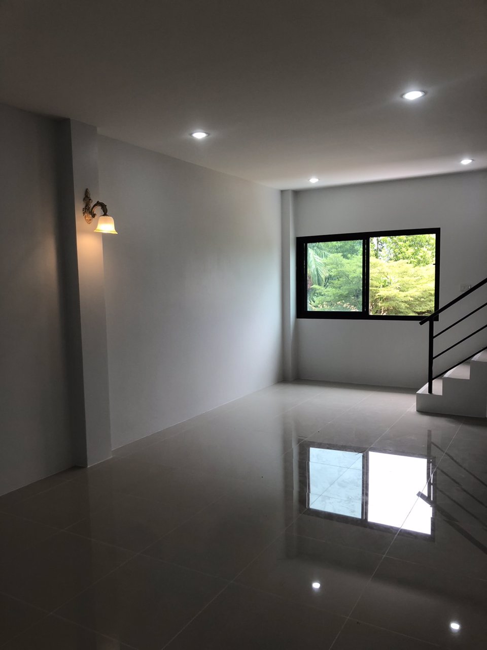 อาคารพาณิชย์-3-ชั้น-สร้างใหม่ให้เช่า