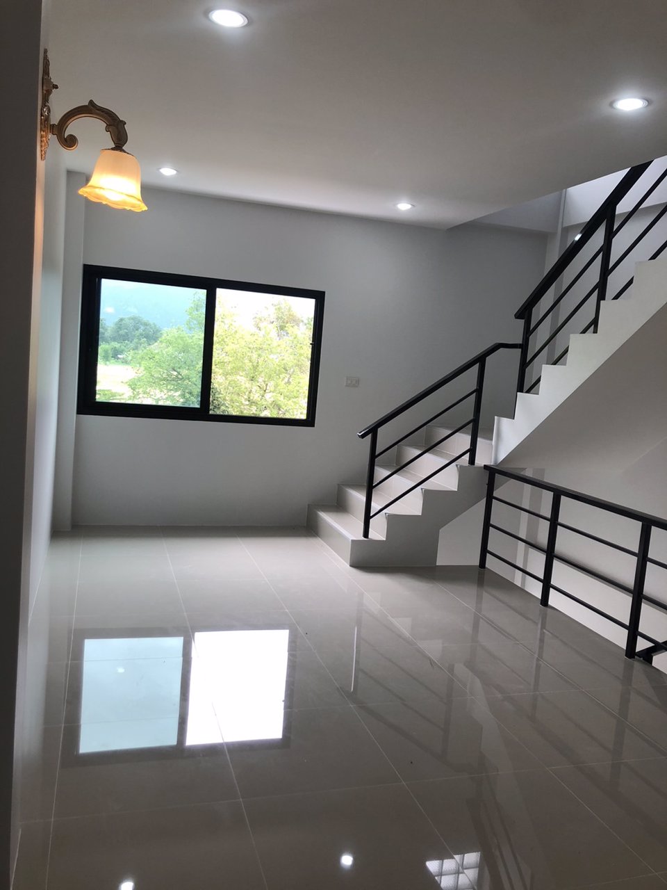 อาคารพาณิชย์-3-ชั้น-สร้างใหม่ให้เช่า