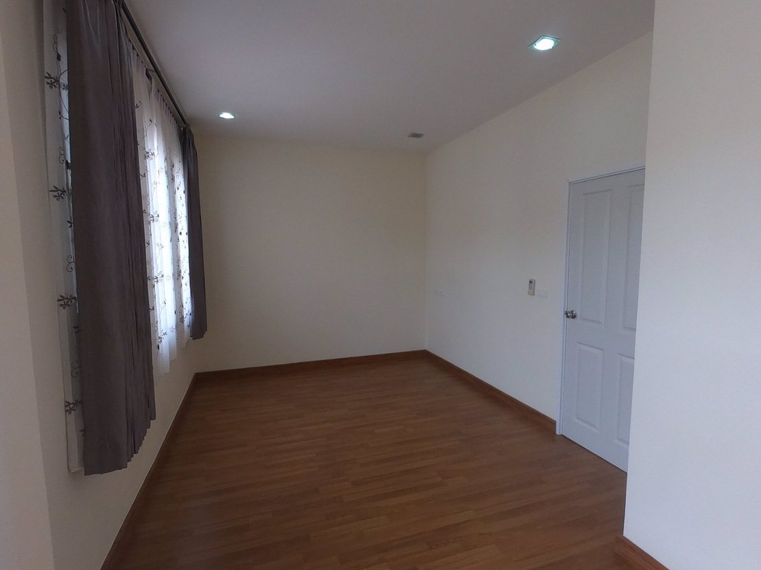 ขายบ้านโกลเด้นทาวน์-วัชรพล-สุขาภิบาล-5-ทาวน์โฮม-2-ชั้น