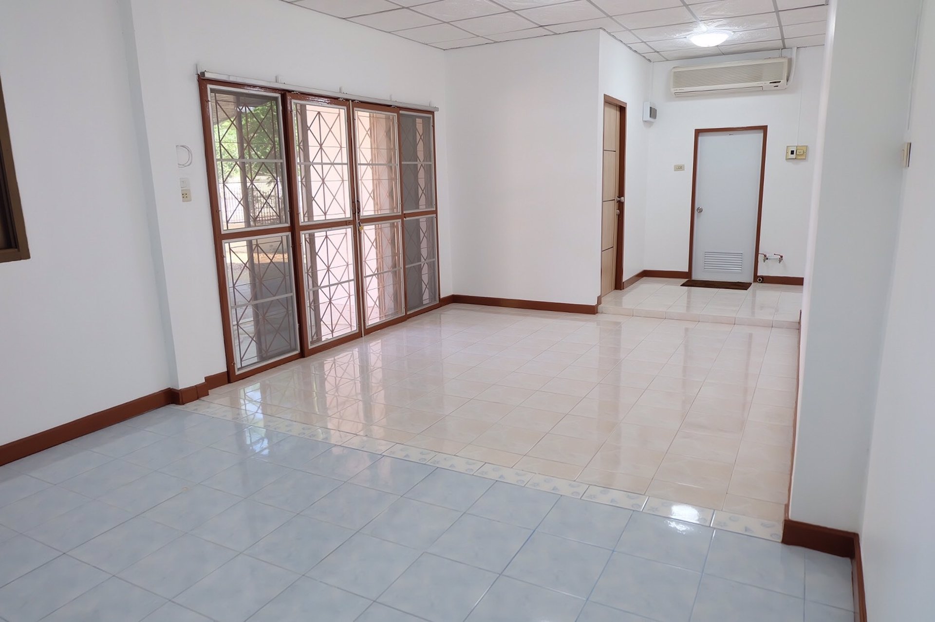 ขายบ้านในหมู่บ้านสุขเกษม-เฟส1-ตั้งอยู่ที่-ถอุดร-สกล-นิตโย-กมที่-9-จอุดรธานี