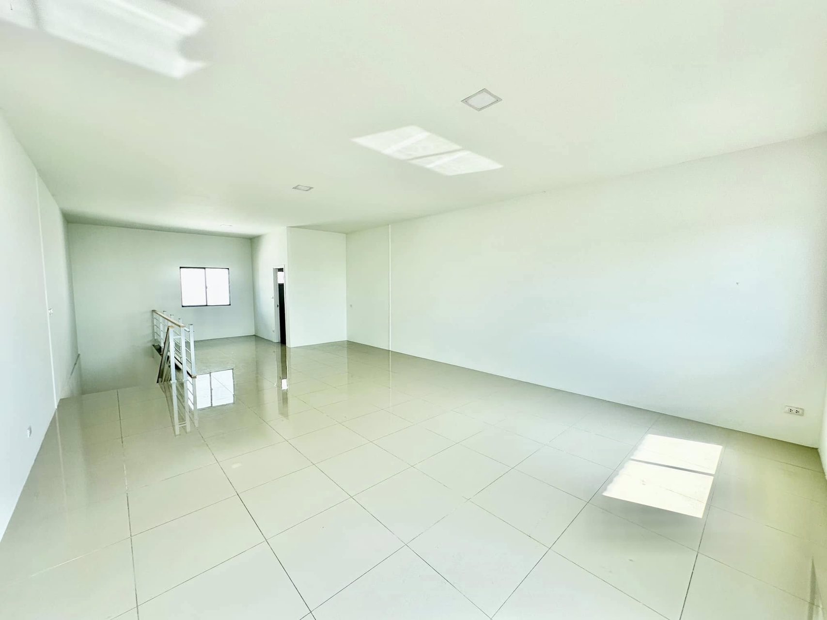 ให้เช่า-ตึกแถว-3-ชั้น-หมู่บ้าน-พฤกษา-นวนคร-พหลโยธิน-พยอม-เป็นตึกแถว-3-ชั้น-ทำเลดี-อยู่หน้าโครงก