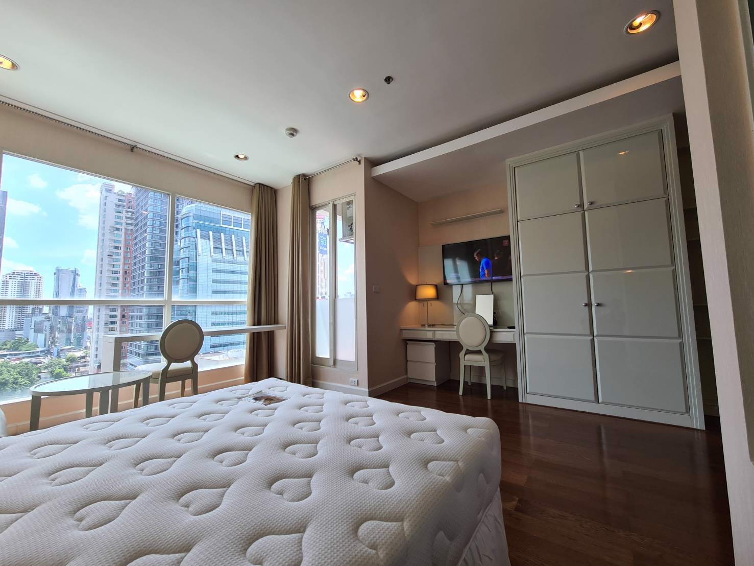 the-address-chidlom-for-sale-at-best-price-150xxx-baht-sqm-