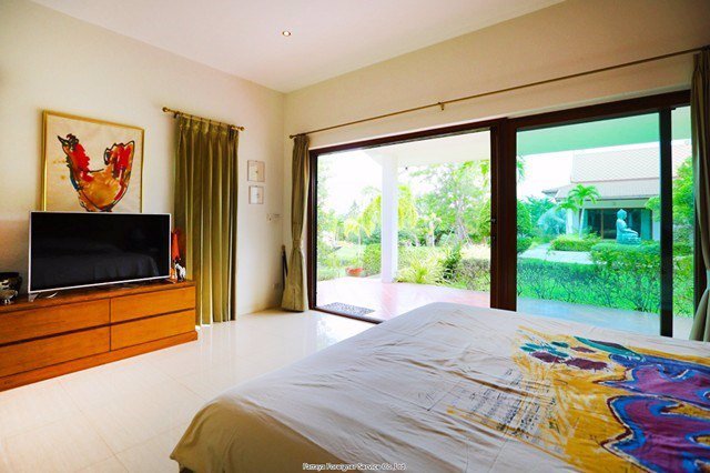 6-bedroom-estate-for-sale-in-mabprachan-area-close-to-international-schools-mabprachan-lake-area-p