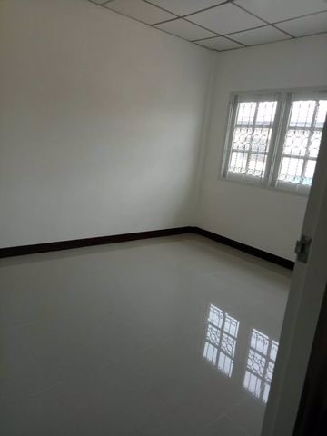 หมู่บ้านบางบัวทอง