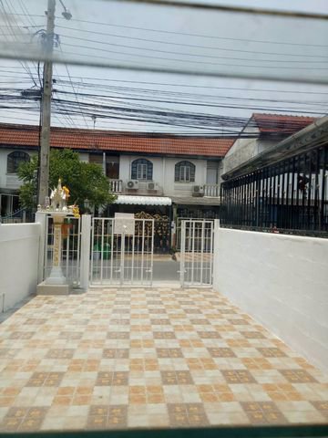 หมู่บ้านบางบัวทอง