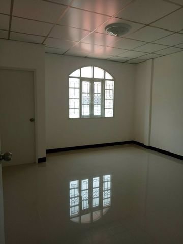 หมู่บ้านบางบัวทอง