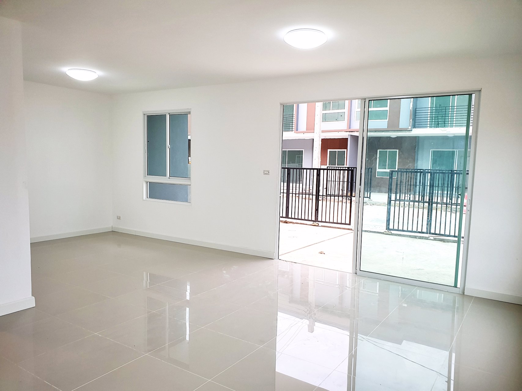 ขาย-ทาวน์เฮ้าส์พร้อมอยู่-the-rich-ville-ราชพฤกษ์-รัตนาธิเบศร์-หลังมุม-หน้ากว้าง-7-เมตร-จอดรถ-2-คัน