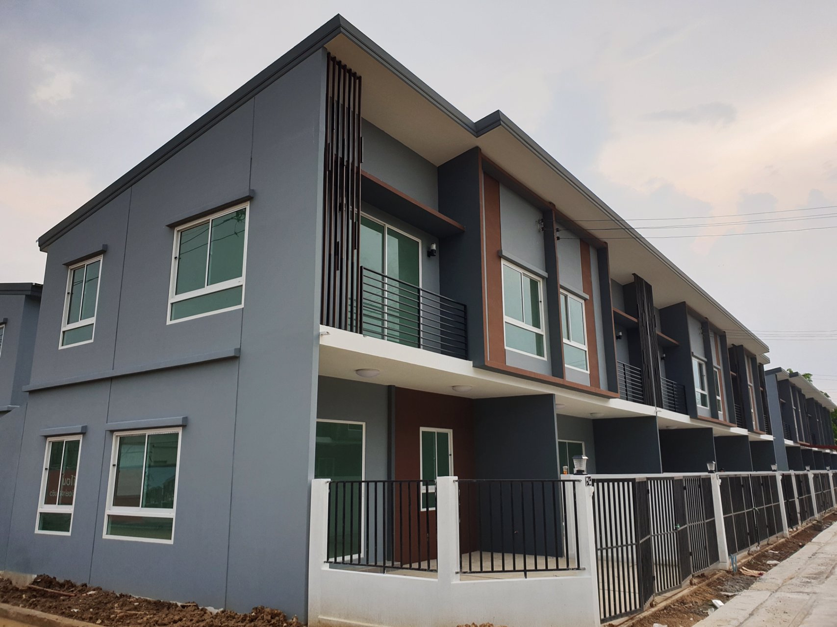 ขาย-ทาวน์เฮ้าส์พร้อมอยู่-the-rich-ville-ราชพฤกษ์-รัตนาธิเบศร์-หลังมุม-หน้ากว้าง-7-เมตร-จอดรถ-2-คัน