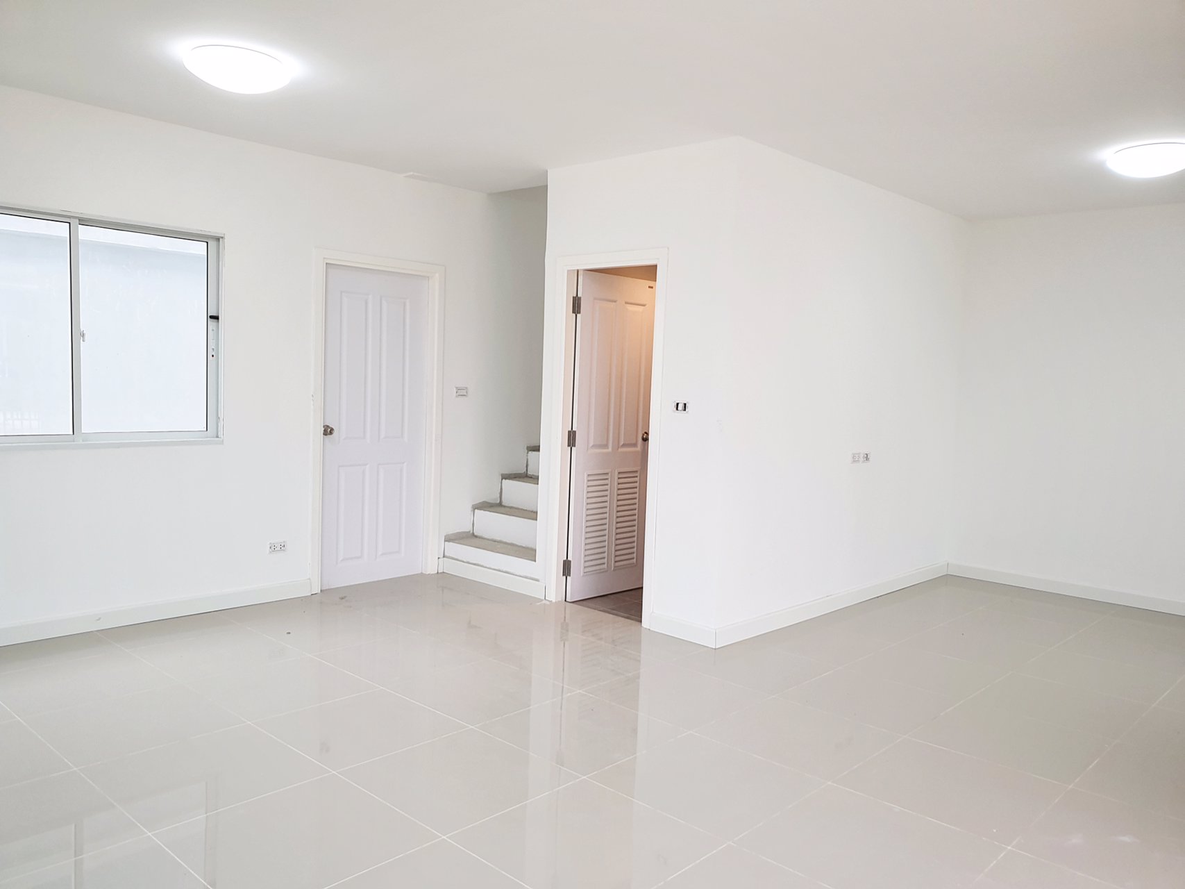 ขาย-ทาวน์เฮ้าส์พร้อมอยู่-the-rich-ville-ราชพฤกษ์-รัตนาธิเบศร์-หลังมุม-หน้ากว้าง-7-เมตร-จอดรถ-2-คัน