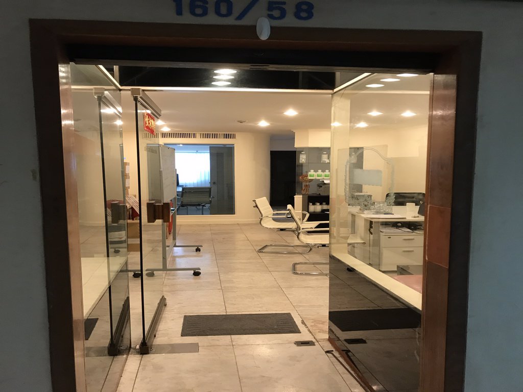 ให้เช่าพื้นที่สำนักงานถนนสีลม-office-for-rent-on-silom-road