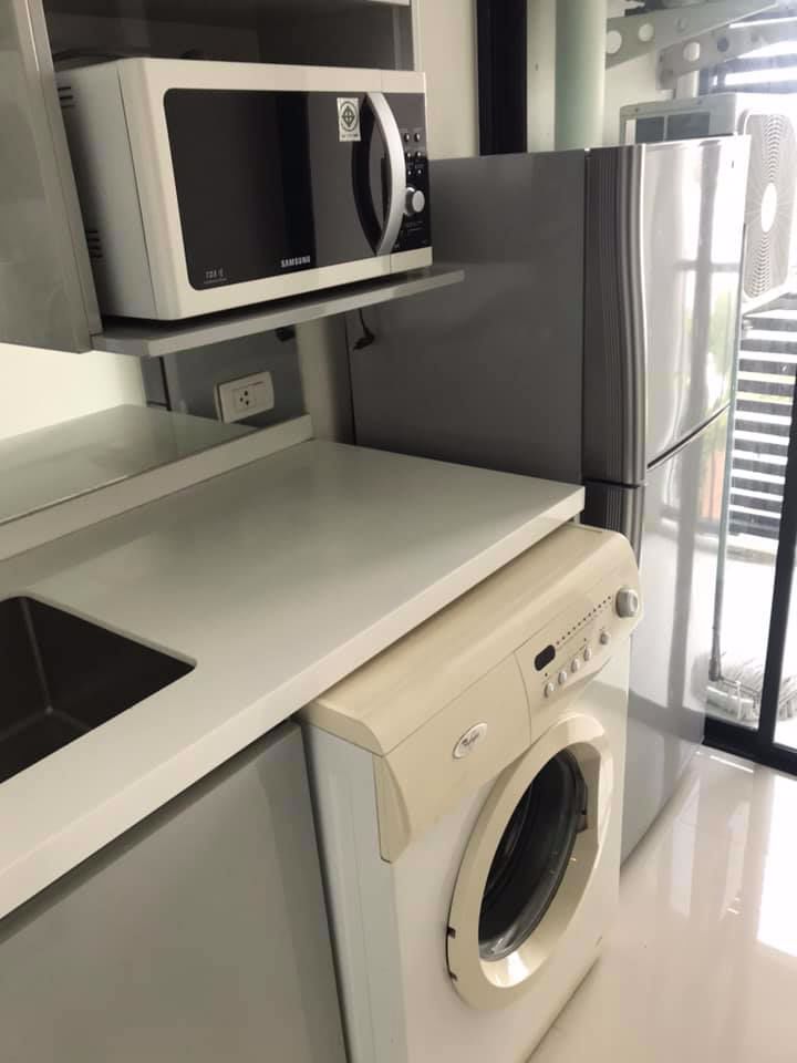 ให้เช่า-เมโทร-สกาย-รัชดา-ขนาด-30-ตรมชั้น8-เฟอร์-เครื่องใช้ไฟฟ้าครบ-มีครื่องซักผ้า-พร้อมอยู่-ใกล้ถนน