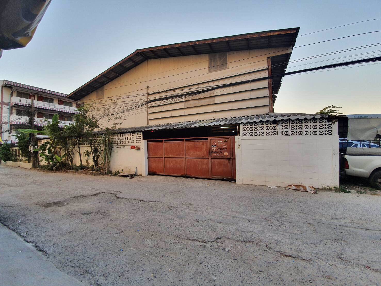 ขายที่ดินพร้อมสิ่งปลูกสร้าง-โกดัง-ซอยลาซาล-85-ศรีนครินทร์-ใกล้รถไฟฟ้า-ทางด่วน-โรงพยาบาล-โรงเรียนฯ