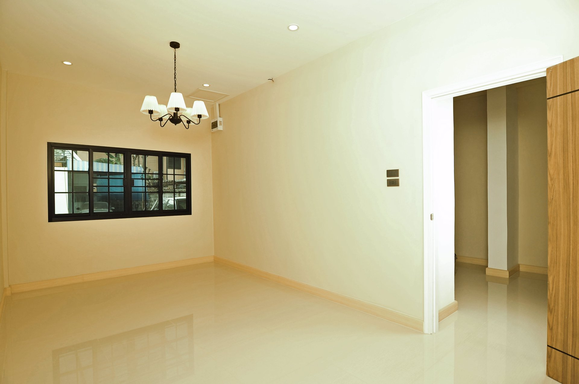 ขายทาวเฮ้าส์ชั้นเดียวห้องริมต่อเติมใหม่-40-ตารางวา-ถนนนวมินทร์-อารมณ์เหมือนบ้านเดี่ยว