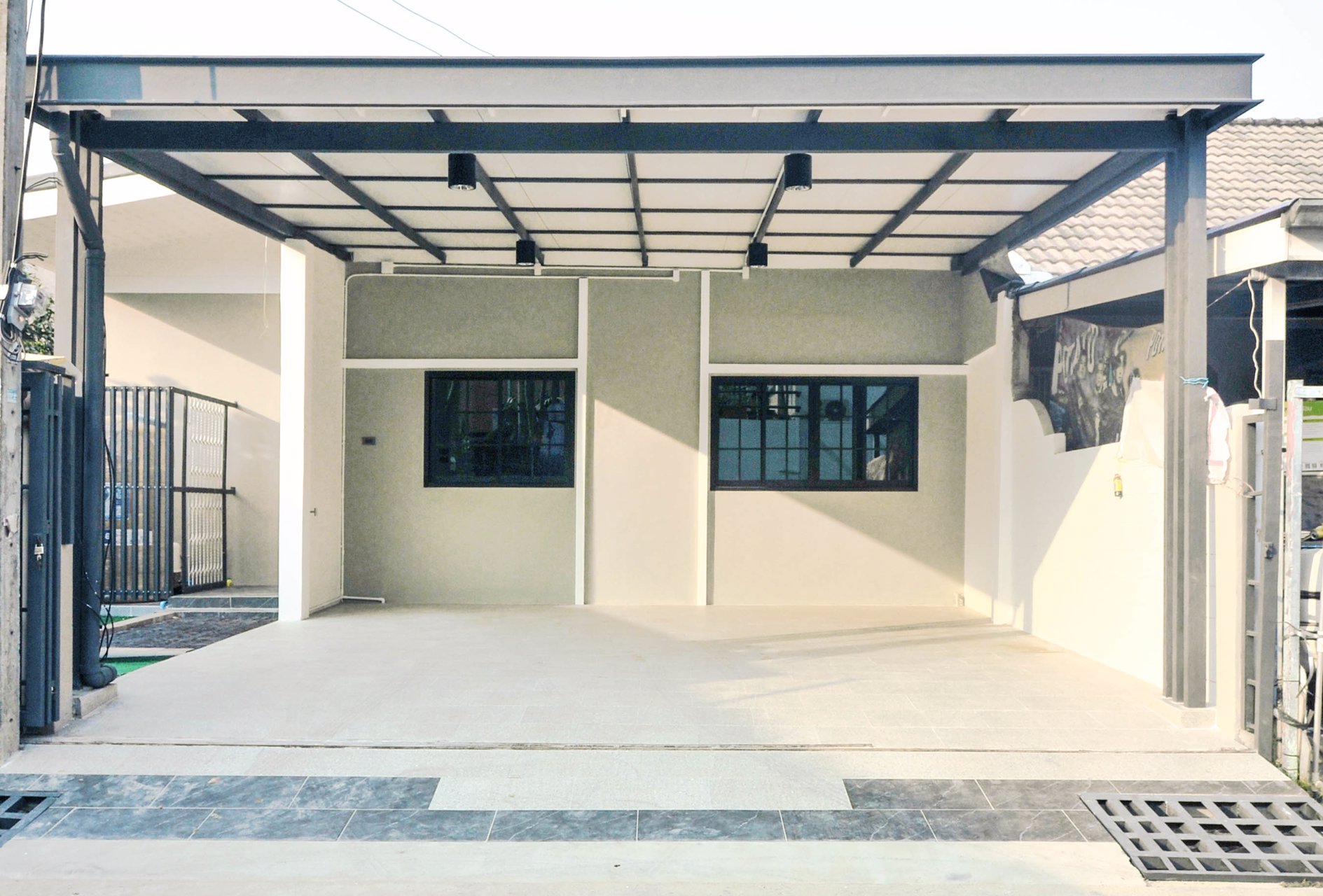 ขายทาวเฮ้าส์ชั้นเดียวห้องริมต่อเติมใหม่-40-ตารางวา-ถนนนวมินทร์-อารมณ์เหมือนบ้านเดี่ยว