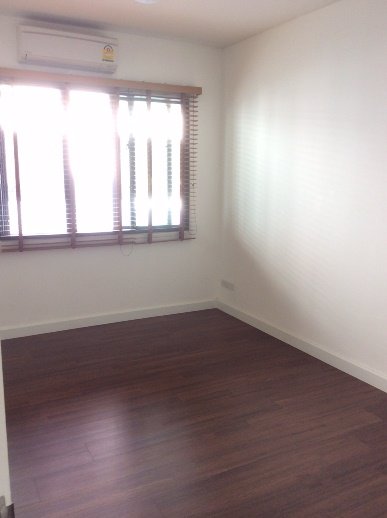 ขายด่วน-ขายทาวน์โฮม3ชั้น-ทาวน์อเวนิว-พระราม2-ซอย30-สภาพใหม่-หันทิศใต้-ไม่มีบ้านตรงข้าม