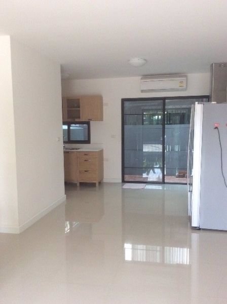 ขายด่วน-ขายทาวน์โฮม3ชั้น-ทาวน์อเวนิว-พระราม2-ซอย30-สภาพใหม่-หันทิศใต้-ไม่มีบ้านตรงข้าม