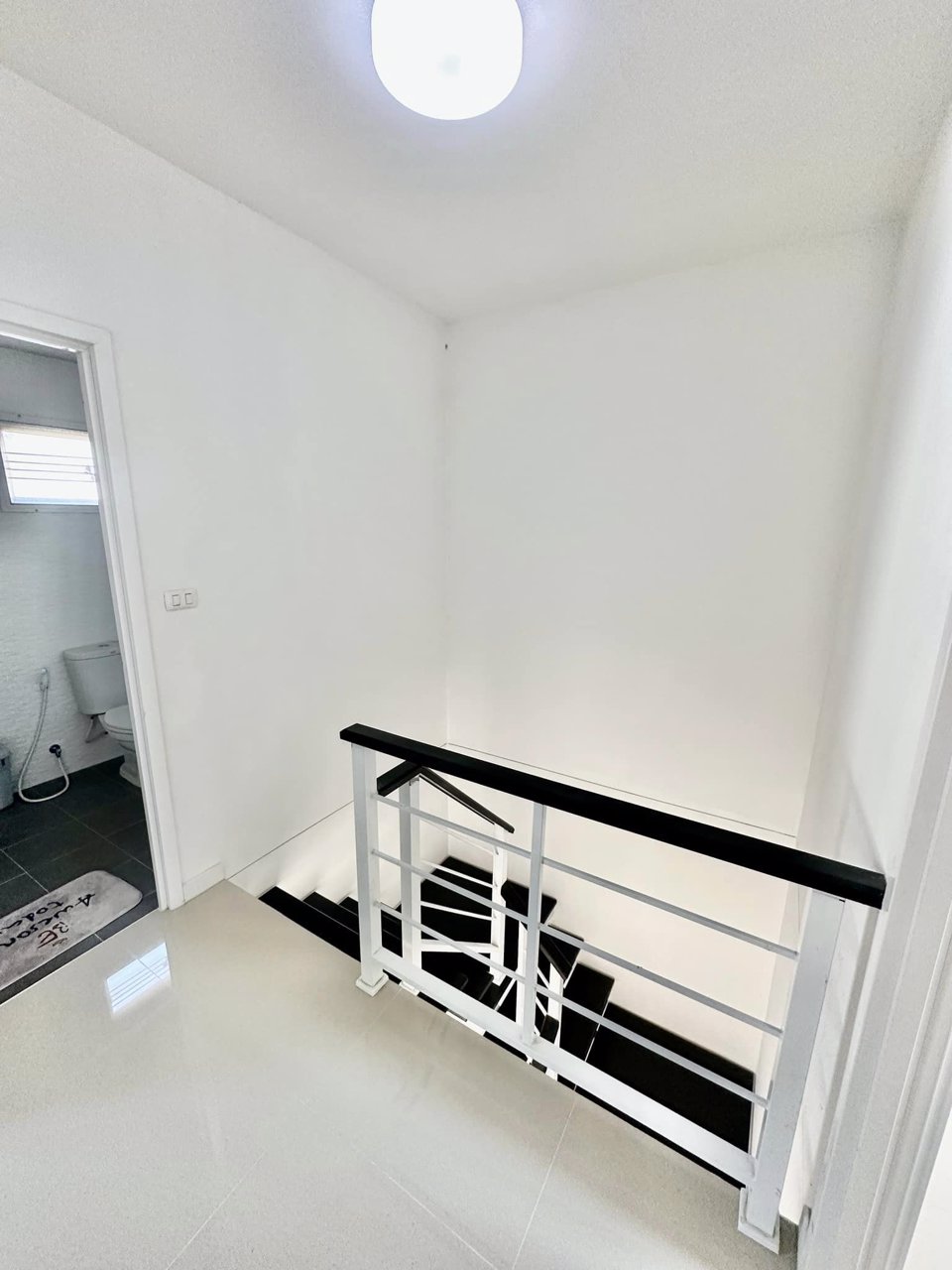 ขายด่วน-ขายถูก-ถนนเมน-ไม่เคยเข้าอยู่มาก่อน