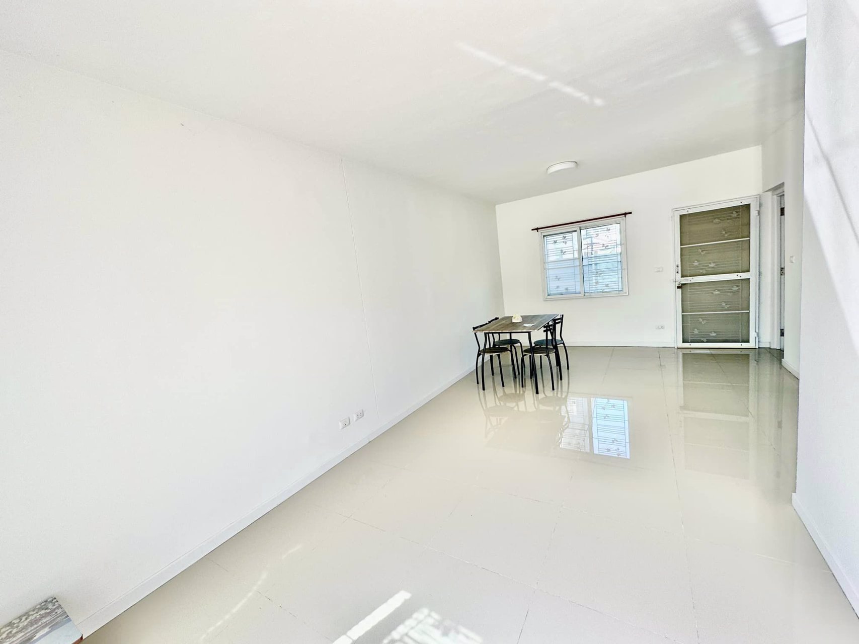 ขายด่วน-ขายถูก-ถนนเมน-ไม่เคยเข้าอยู่มาก่อน