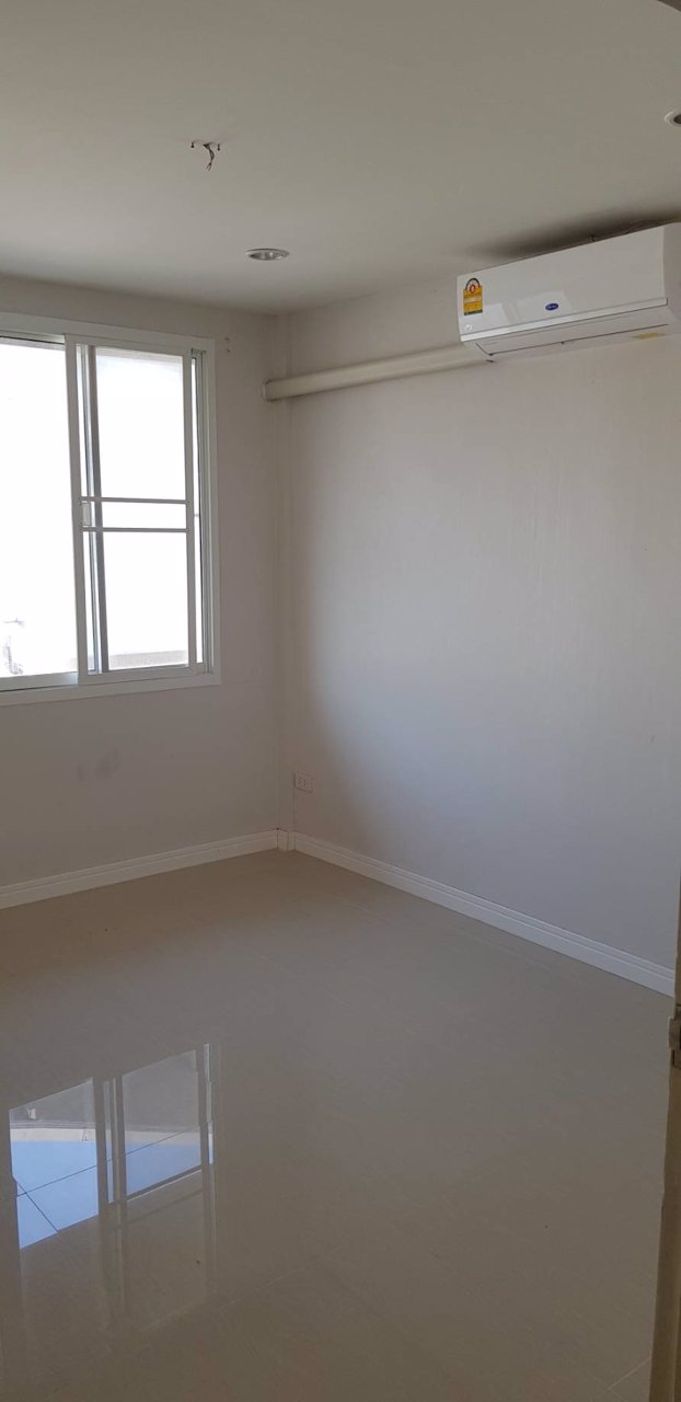 ทาวเฮาส์-2-ชั้น-เนื้อที่-27-ตารางวา-หมู่บ้าน-สลิดดา-ซอยประชาราษฎร์บำเพ็ญ-26-แยก-1-3-ห้องนอน-2-ห้องน