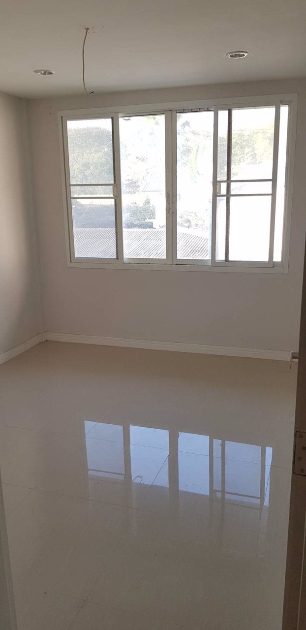 ทาวเฮาส์-2-ชั้น-เนื้อที่-27-ตารางวา-หมู่บ้าน-สลิดดา-ซอยประชาราษฎร์บำเพ็ญ-26-แยก-1-3-ห้องนอน-2-ห้องน