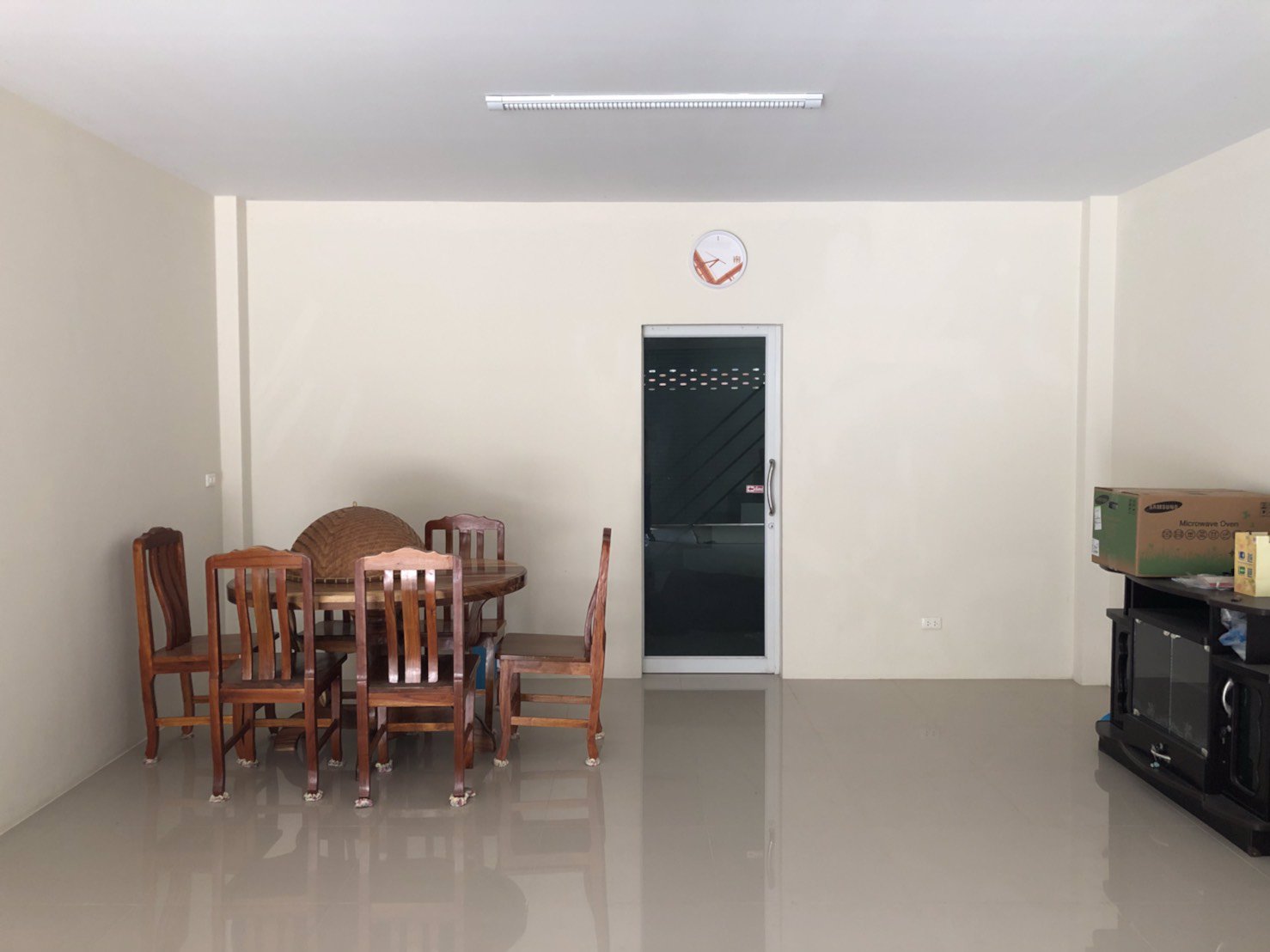 ขายอาคารพาณิชย์-3-ชั้น-หมู่บ้านยิ่งรวยพรีเมียร์-สุดหรู-สไตล์โมเดิร์น-บนถนนมาลัยแมน-ติดกับศาลเจ้าพ่อห