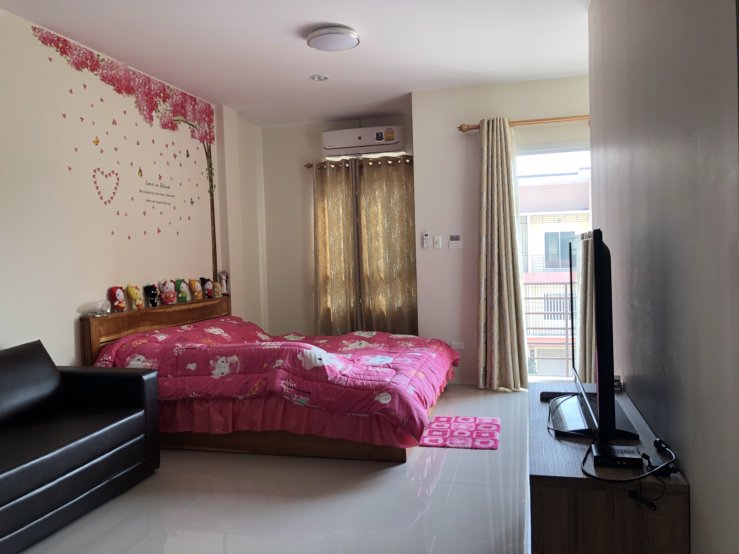 ขายอาคารพาณิชย์-3-ชั้น-พร้อมอยู่-หมู่บ้านยิ่งรวยพรีเมียร์-สุดหรู-สไตล์โมเดิร์น-บนถนนมาลัยแมน