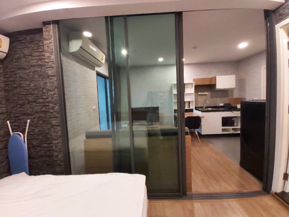 ให้เช่าคอนโด-ตกแต่งอย่างดี-เฟอนิเจอร์ครบทุกชิ้น-ลากกระเป๋าเข้าอยู่ได้เลย