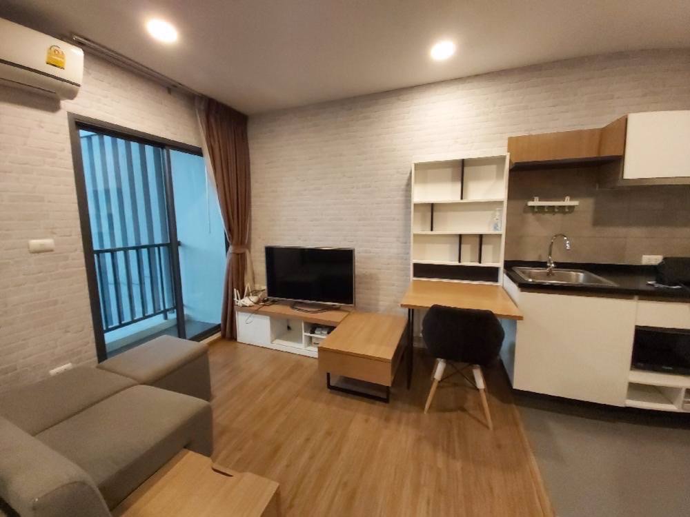 ให้เช่าคอนโด-ตกแต่งอย่างดี-เฟอนิเจอร์ครบทุกชิ้น-ลากกระเป๋าเข้าอยู่ได้เลย