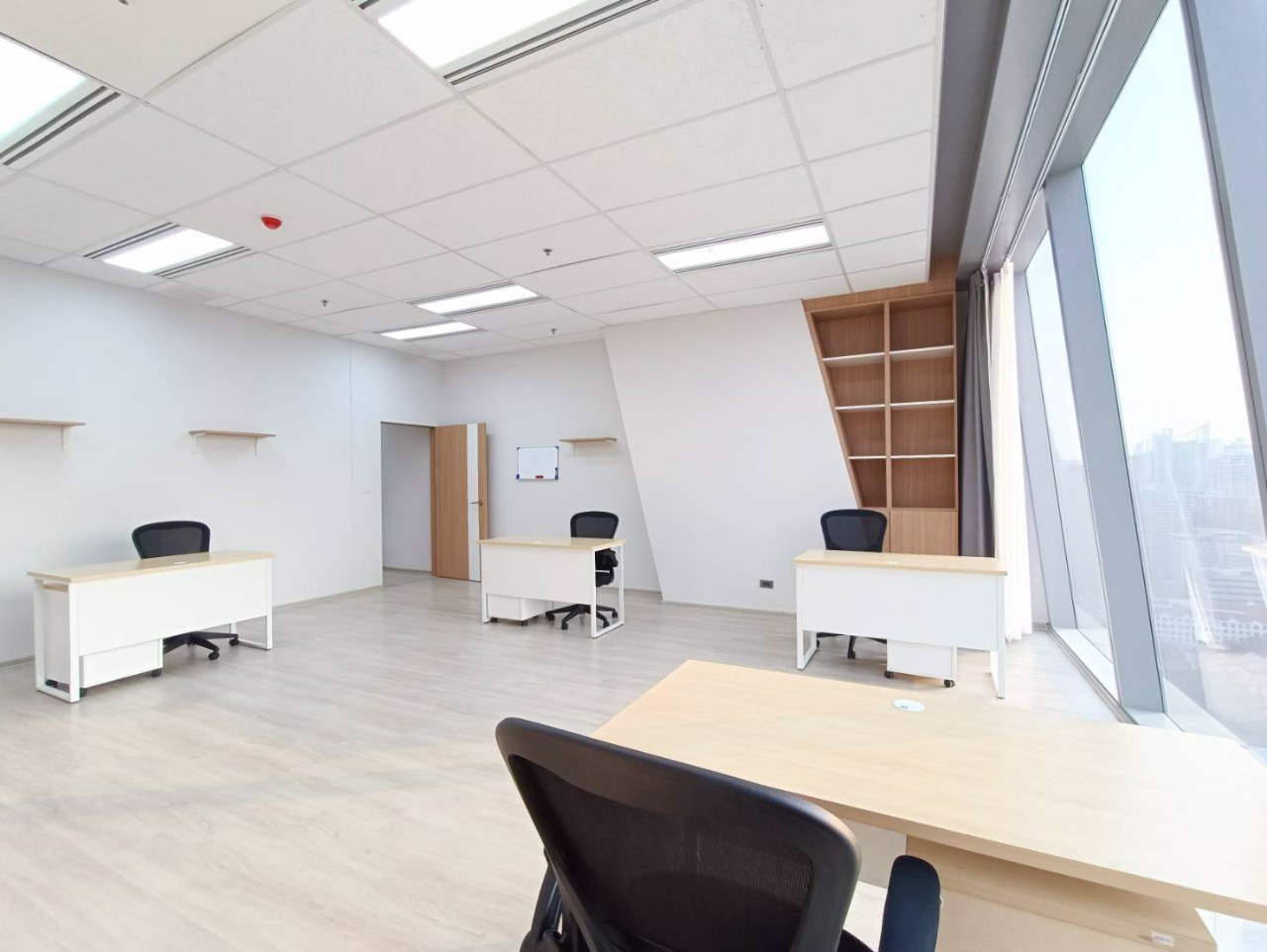 linuxx-serviced-office-office-for-rent-bangkok