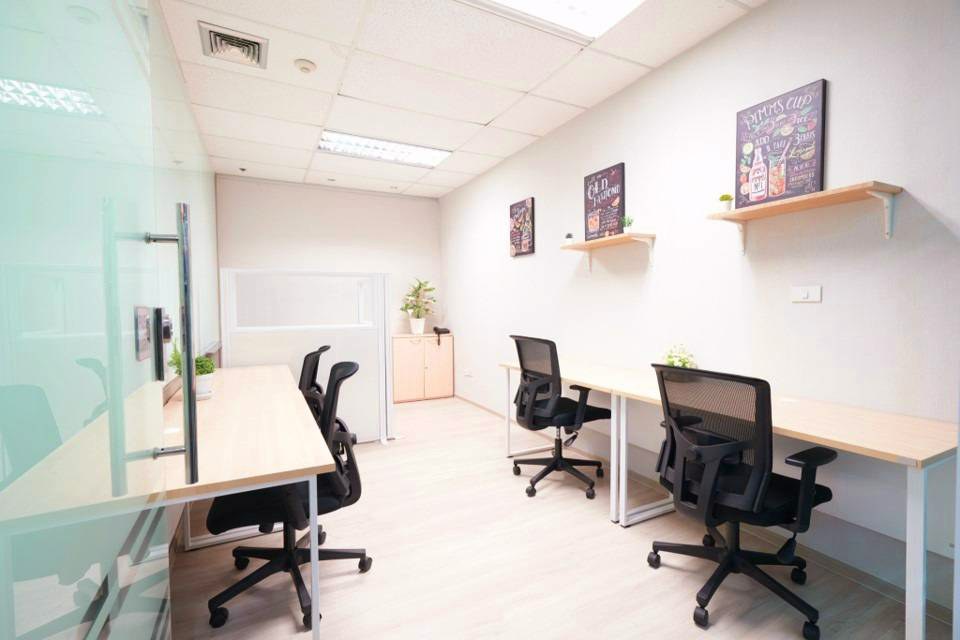 ออฟฟิศสำเร็จรูปให้เช่า-ตกแต่งพร้อมเข้าทำงานทันที