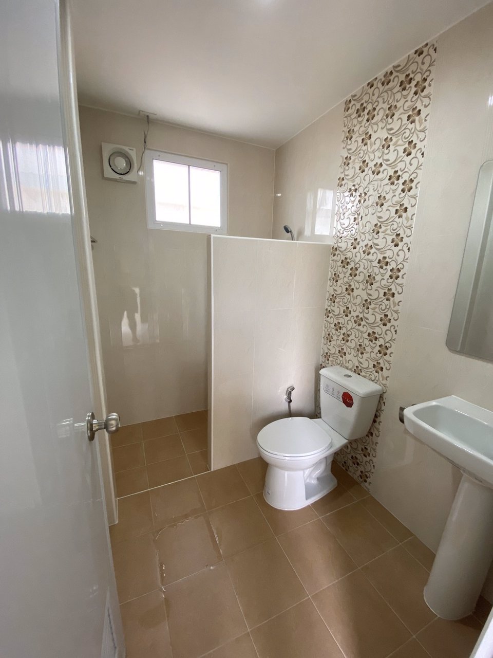 ขายบ้านกิรณา-นิคมพัฒนาซอย-8-กว้างใหญ่ดีไซน์สวย-ใช้วัสดุเกรด-a-ทุกอย่าง-นิคมพัฒนา-ระยอง