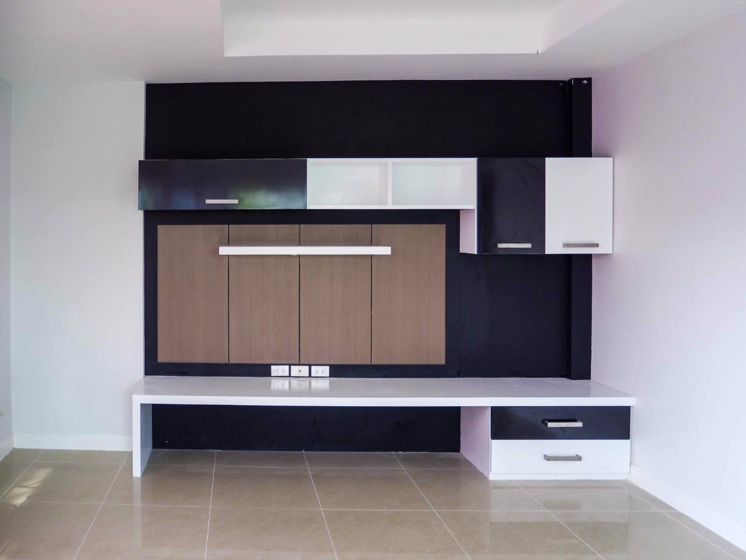 ขายด่วนทาวน์โฮม-3-ชั้น-พร้อมอยู่-เข้า-ออก-ได้หลายทาง