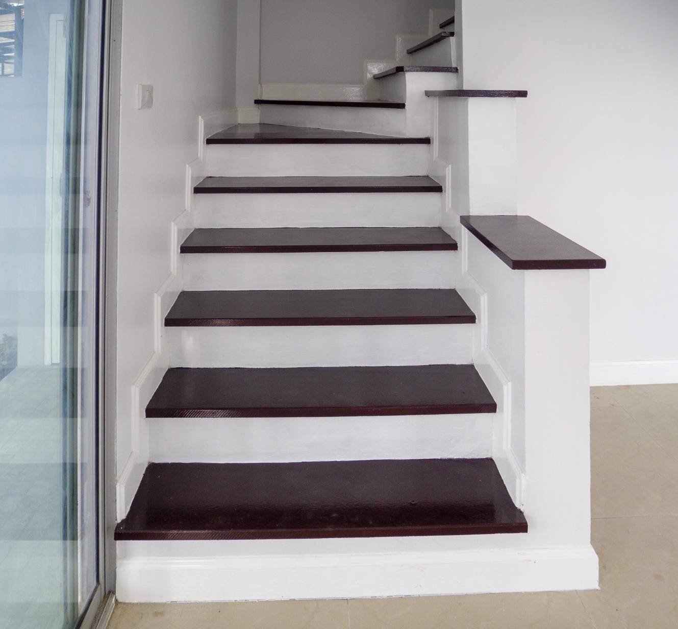 ขายด่วนทาวน์โฮม-3-ชั้น-พร้อมอยู่-เข้า-ออก-ได้หลายทาง