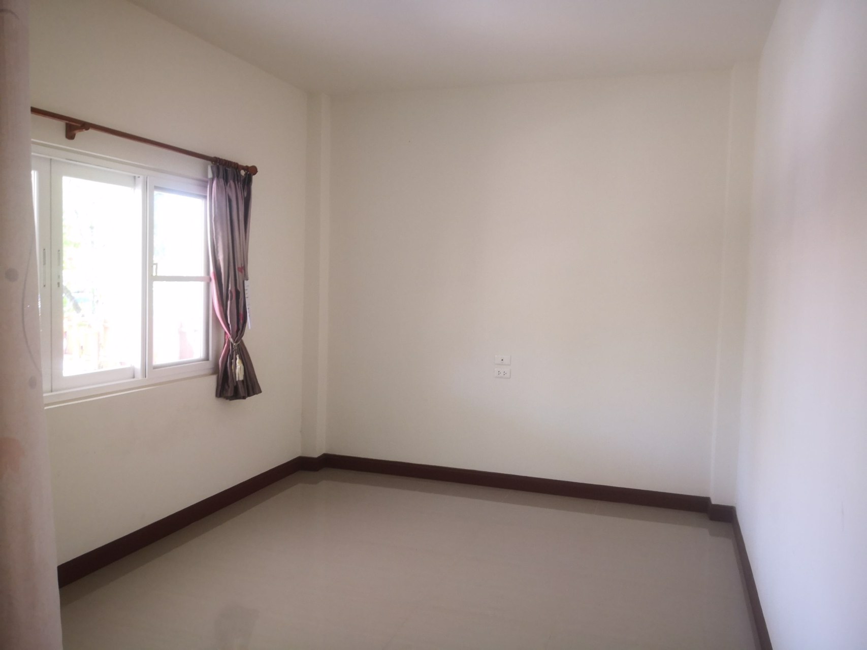 ให้เช่าบ้านเดี่ยวชั้นเดียว-3-ห้องนอน-2-ห้องน้ำ-พื้นที่-60-ตรว-ราคาเช่าเดือนละ-9000-บาท