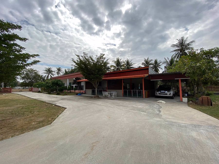 ขาย-ให้เช่า-ที่ดิน-2-ไร่พร้อมอาคารสำนักงานและบ้านพัก-ใกล้พัทยา