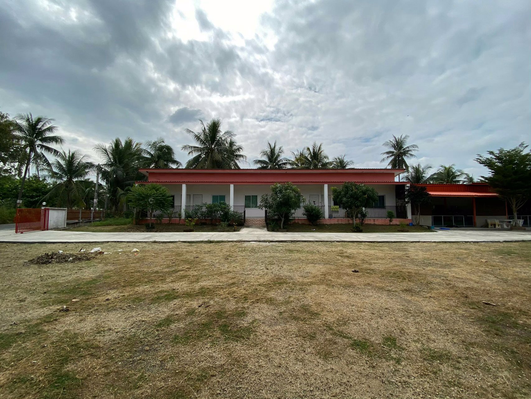 ขาย-ให้เช่า-ที่ดิน-2-ไร่พร้อมอาคารสำนักงานและบ้านพัก-ใกล้พัทยา