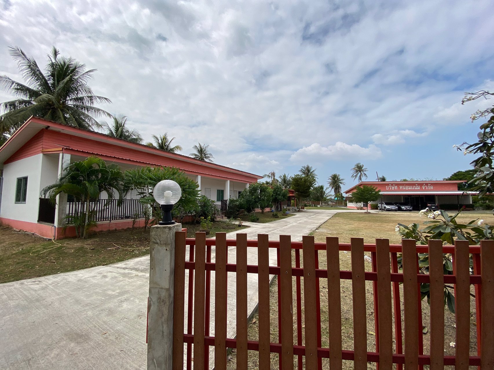 ให้เช่า-ที่ดิน-2-ไร่พร้อม-อาคารสำนักงานและบ้านพัก-ใกล้พัทยา