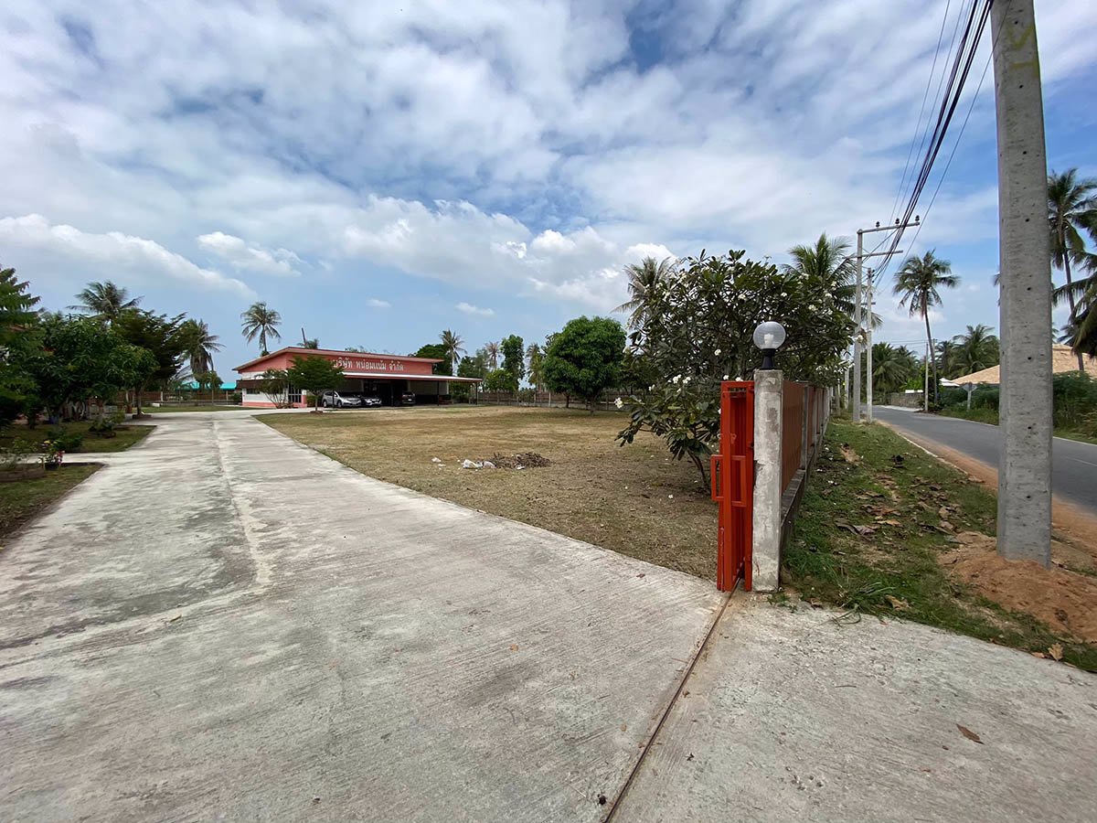 ให้เช่า-ที่ดิน-2-ไร่พร้อม-อาคารสำนักงานและบ้านพัก-ใกล้พัทยา