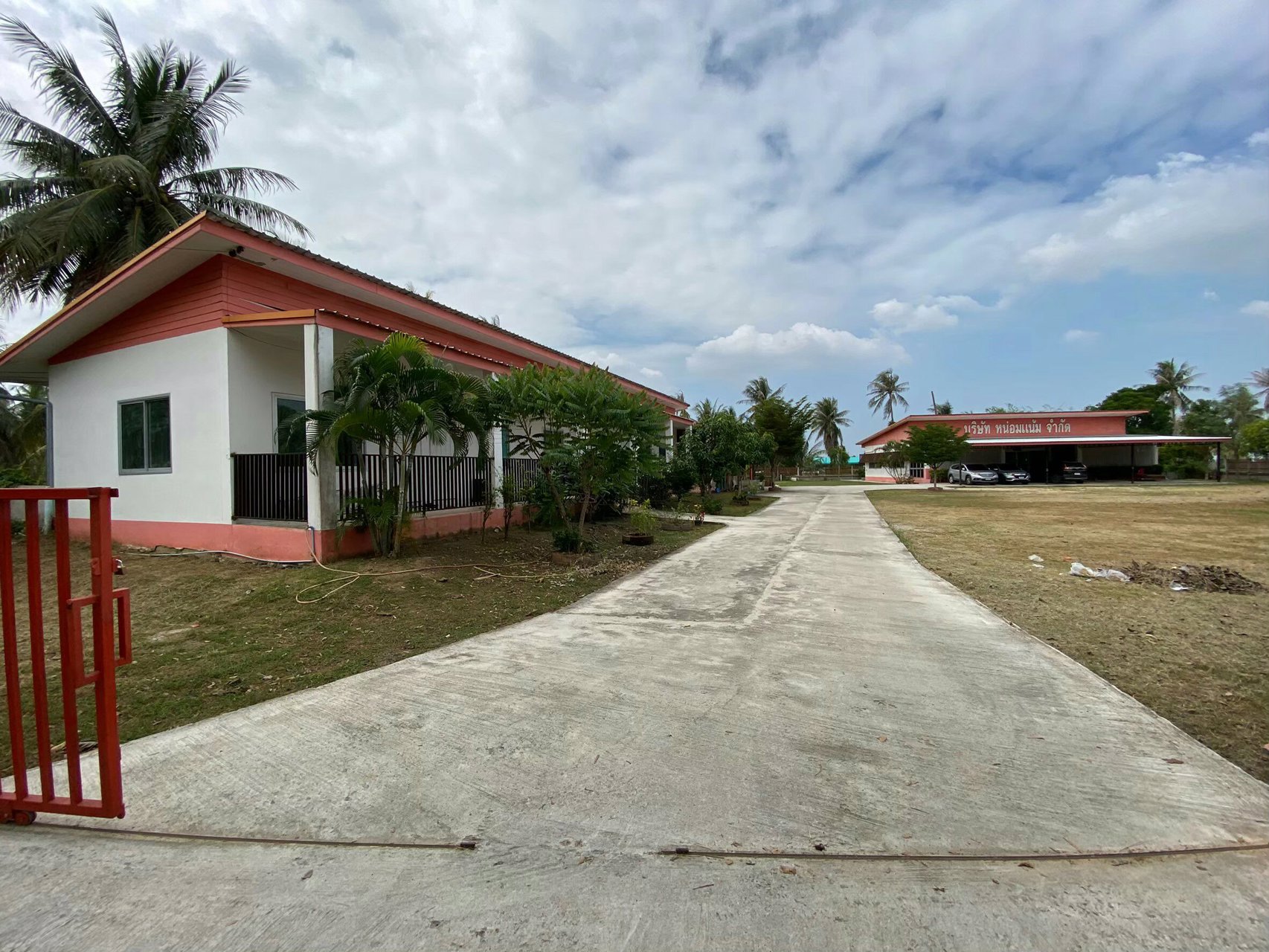 ให้เช่า-ที่ดิน-2-ไร่พร้อม-อาคารสำนักงานและบ้านพัก-ใกล้พัทยา