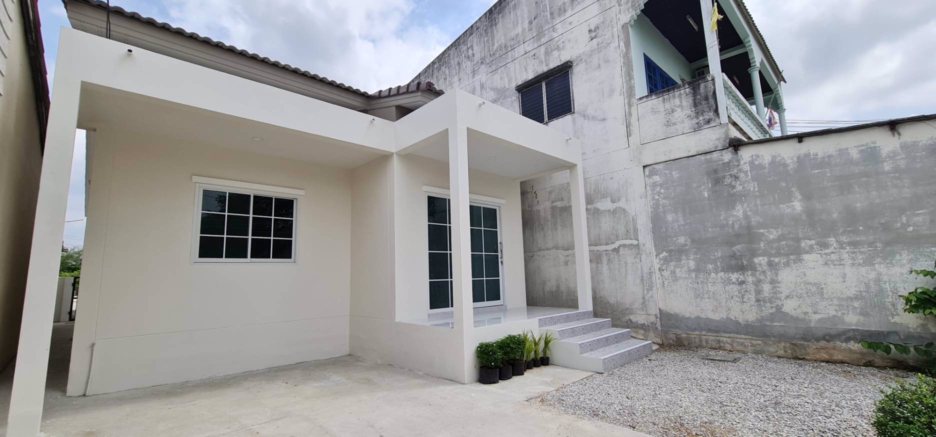 ขายด่วน-บ้านเดี่ยว-ชั้นเดียว-ซื้อ-ถูกกว่าเช่า-เริ่มต้นผ่อนเพียง-5000฿-ด