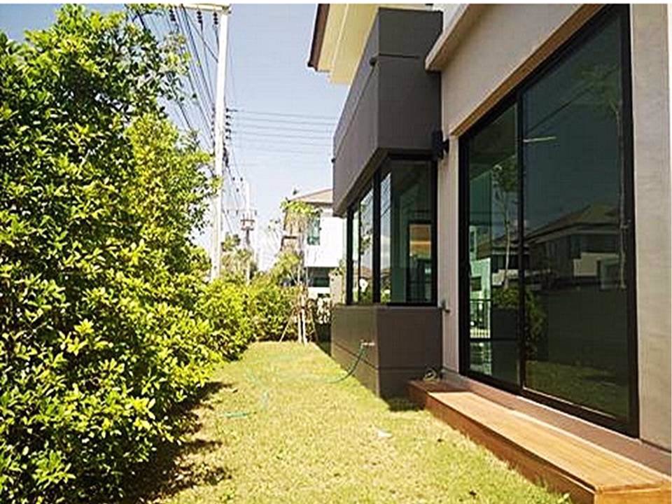 ให้เช่าบ้านเดี่ยวโมเดรินท์-2-ชั้น-3ห้องนอน-3-ห้องน้ำ-อยู่ในหมู่บ้านจัดสรรลิเวลโล่-livello-