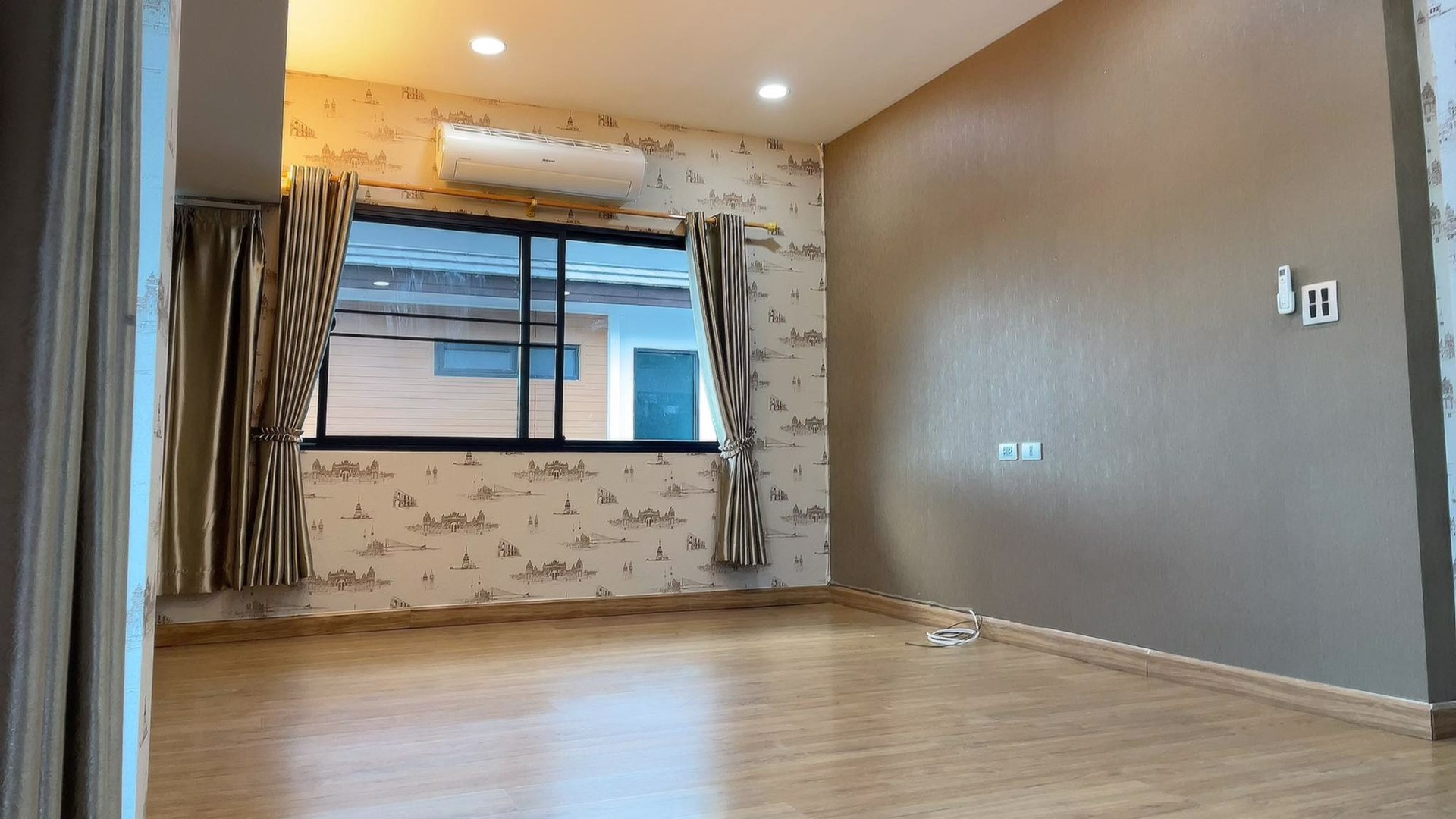 ให้เช่าบ้านเดี่ยวโมเดรินท์-2-ชั้น-3ห้องนอน-3-ห้องน้ำ-อยู่ในหมู่บ้านจัดสรรลิเวลโล่-livello-