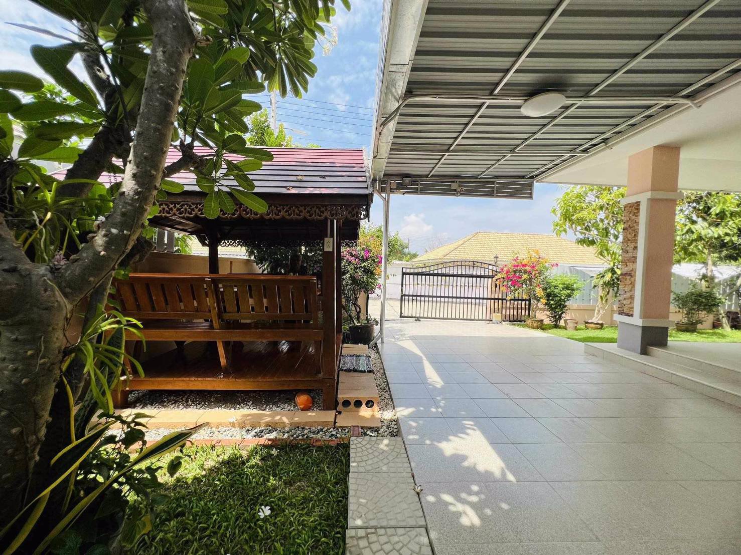 quick-sell-3-bedrooms-2-bathrooms