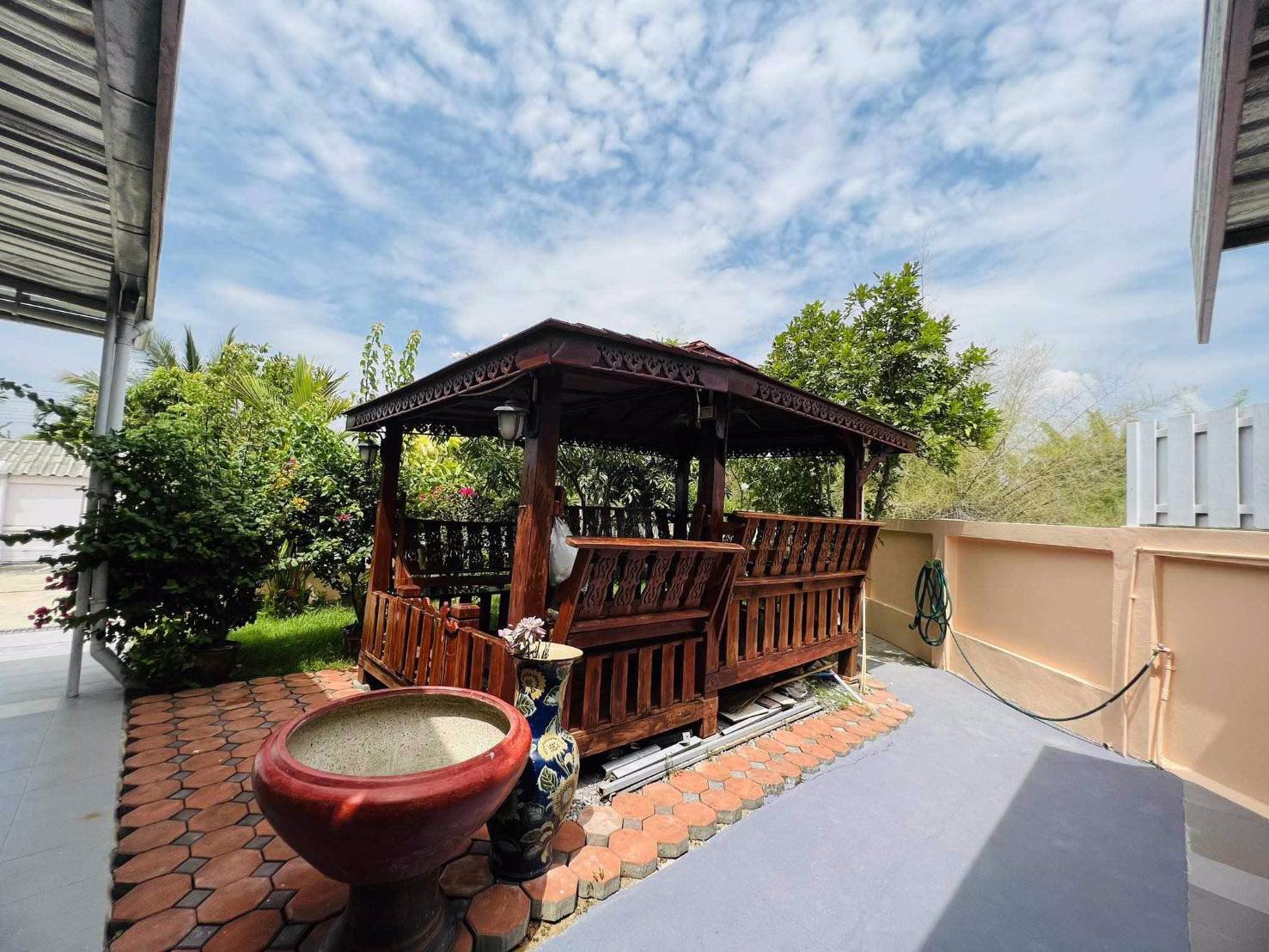 quick-sell-3-bedrooms-2-bathrooms