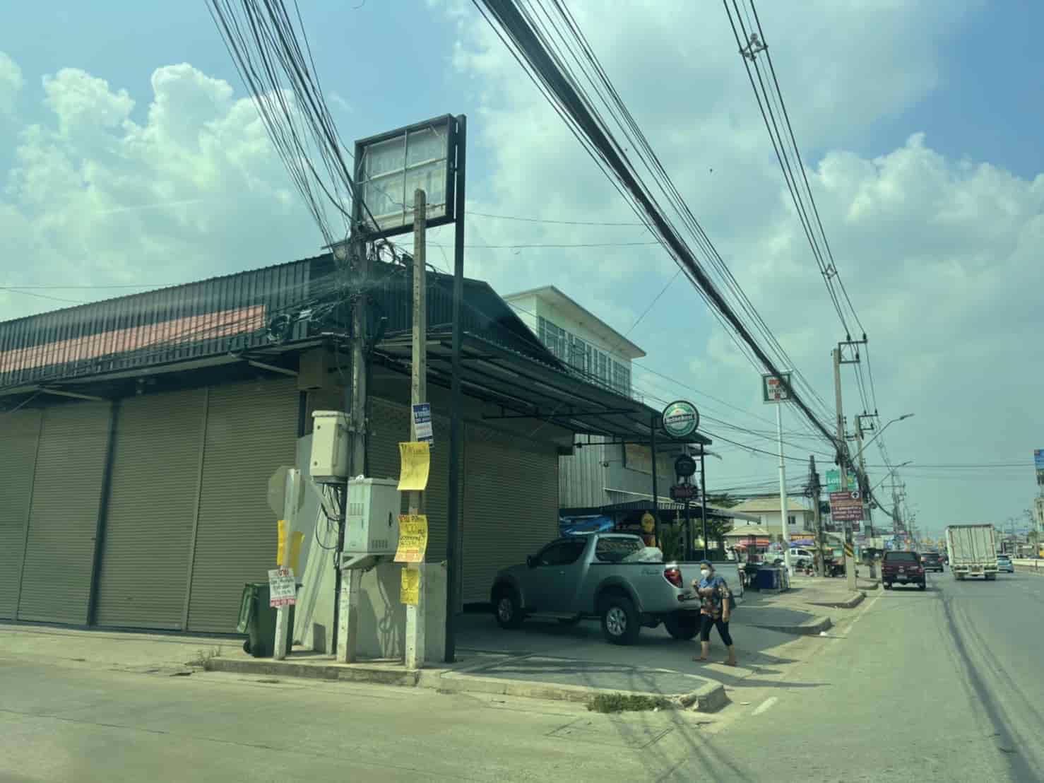 ขายที่ดิน-เนื้อที่265ตารางวา-หัวมุม-ติดถนนใหญ่