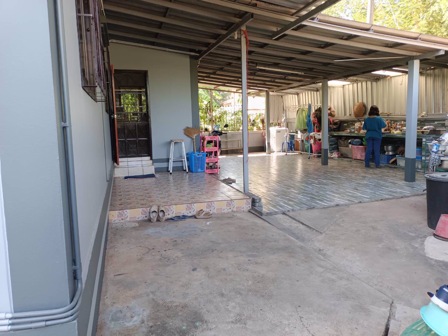 ขายบ้านสไตล์ยุโรป-ทรงสเปน-พร้อมที่ดิน-75-ตรว