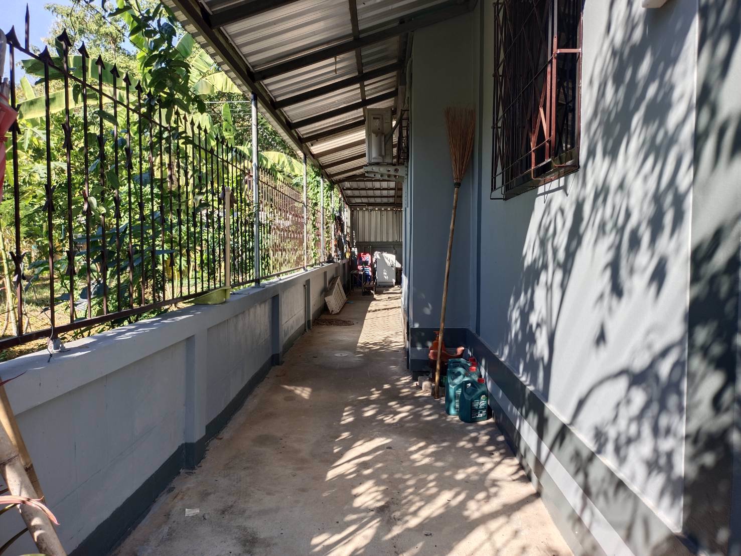 ขายบ้านสไตล์ยุโรป-ทรงสเปน-พร้อมที่ดิน-75-ตรว